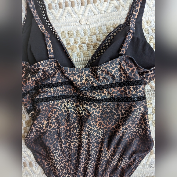 Plus Size Swimsuit Cheetah Print NWOT size 24 - Picture 3 of 7